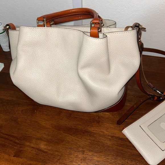 Dooney & Bourke Crossbody Magnetic Bag - Picture 7 of 8